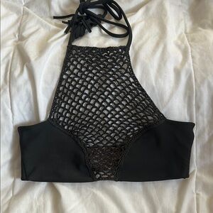 Acacia crochet top in black size p